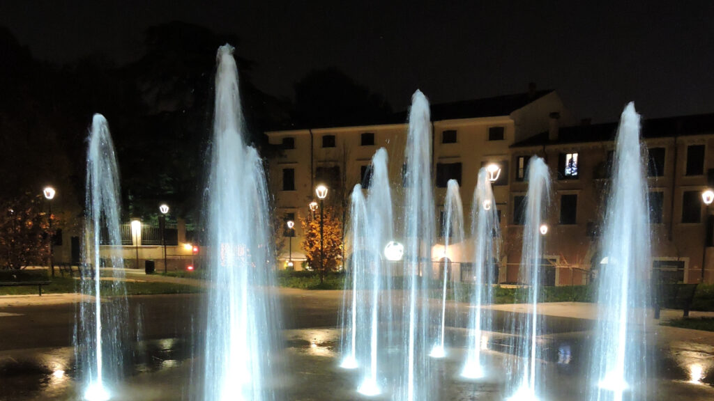 How to connect nozzles to a fountain?