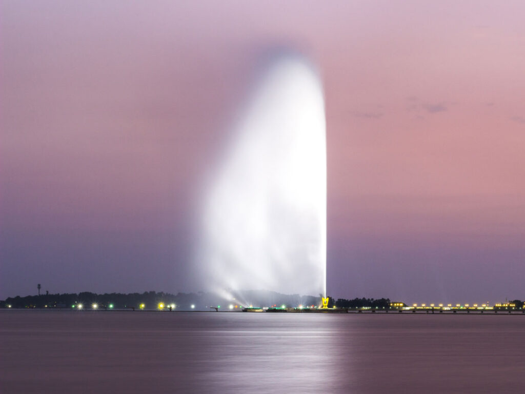 Which is the highest fountain in the world?