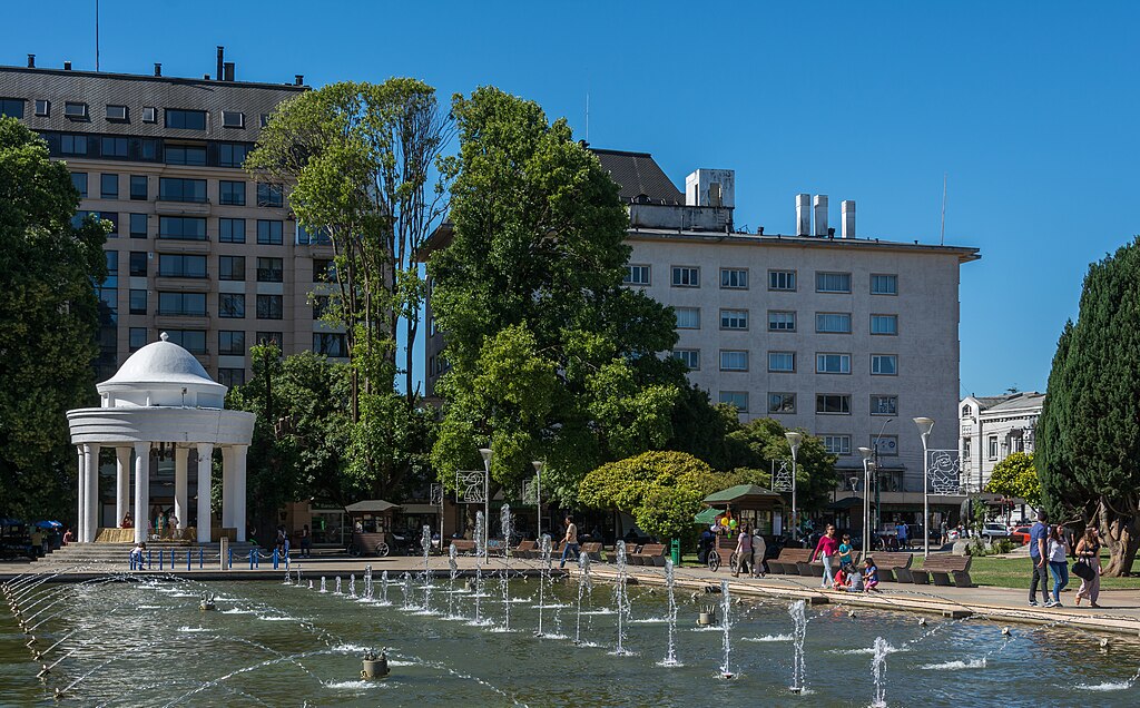 dancing fountain at Plaza De Armas 1